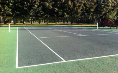 Les Avantages d&rsquo;un Court de Tennis avec un Espace pour les Ateliers et les Formations Sportives à Toulon