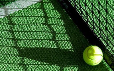 Construction terrain de tennis Alpes-Maritimes par Service Tennis : Pourquoi leur service est-il recommandé pour des terrains avec des contraintes de design spécifiques ?