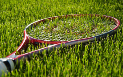 Comment les aspects esthétiques sont-ils pris en compte dans la construction d’un terrain de tennis en gazon synthétique à Toulon?