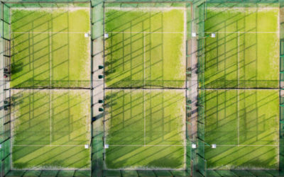 Constructeur courts de tennis en gazon synthétique Nice : Comment Service Tennis gère-t-elle les déchets et les matériaux recyclés lors de la construction des courts ?