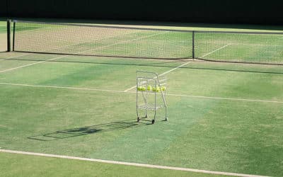 Construction de terrains de tennis à Toulon : Le choix des filets et poteaux avec Service Tennis