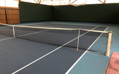 Quelles garanties sont offertes par les constructeurs de courts de tennis en béton poreux dans les Alpes-Maritimes ?