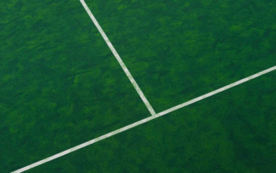 Construction terrain de tennis en gazon synthétique Toulon : Comment Service Tennis assure-t-il un drainage efficace sur les terrains pour éviter les flaques ?