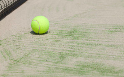 Constructeur Terrain de Tennis à Nice : Service Tennis et la Durabilité des Matériaux en Conditions Climatiques Maritimes