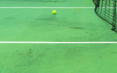 Construction terrain de tennis en gazon synthétique Toulon : Comment Service Tennis garantit la résistance aux produits chimiques et aux taches d’huile ?