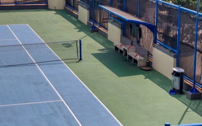 Constructeur court de tennis en béton poreux à Nice: Quelles sont vos stratégies pour réduire l’impact de la construction sur l’environnement local ?