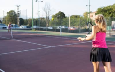 Construction terrain de tennis Toulon : Service Tennis assure-t-il la construction de terrains de tennis avec des zones de stationnement dédiées ?