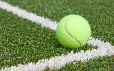 Construction terrain de tennis en gazon synthétique à Toulon : Service Tennis et sa variété de textures pour un jeu diversifié