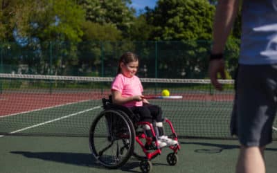 Construction courts de tennis à Toulon : L&rsquo;intégration de l&rsquo;accessibilité pour les personnes à mobilité réduite dans la conception des tribunes