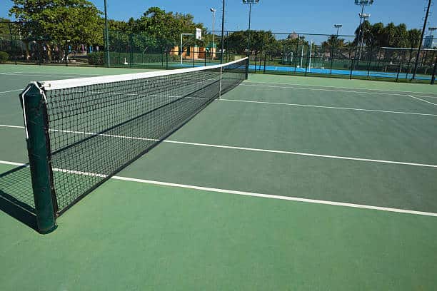 Alpes-Maritimes, Service Tennis est le choix évident.Service Tennis est le partenaire pour des projets de terrains de tennis à grande échelle