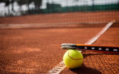En quoi la construction de courts de tennis à Grenoble peut-elle être conçue pour résister aux conditions climatiques hivernales ?
