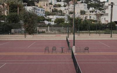 Constructeur court de tennis en béton poreux à Nice: Offrez-vous des solutions pour des courts adaptés aux zones urbaines avec espace limité ?