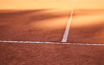 Construction d&rsquo;un Court de Tennis à Toulon : L&rsquo;Impact de l&rsquo;Éclairage et de l&rsquo;Équipement
