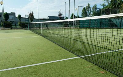 Construction Terrain de Tennis en Gazon Synthétique à Toulon : Les Conseils d’Entretien de Service Tennis