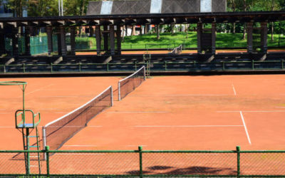 Pourquoi la sélection du bon entrepreneur est-elle cruciale pour la rénovation de votre court de tennis ?