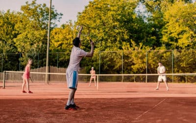 Construction courts de tennis à Toulon : Quels sont les avantages d&rsquo;un court de tennis avec des installations pour les entraîneurs et les arbitres ?