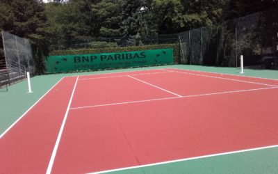 Intégration de Technologies Intelligentes dans un Court de Tennis en Béton Poreux dans les Alpes-Maritimes