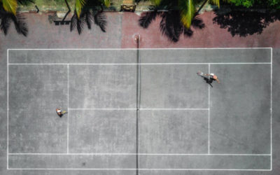 Constructeur Terrain de Tennis à Nice : Quels sont les Options de Surfaces de Terrain Fournies par Service Tennis Adaptées aux Entraînements Intensifs?
