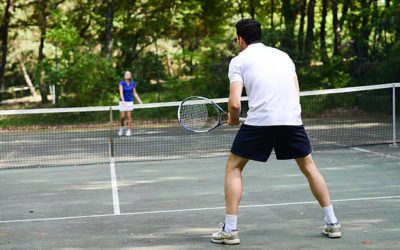 Constructeur de Court de Tennis en Béton Poreux à Nice : Offrez-vous des Services de Mise à Niveau pour les Courts Existant en d’Autres Matériaux ?