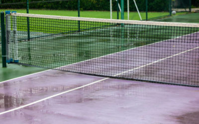 Normes Réglementaires pour la Construction d&rsquo;un Court de Tennis en Béton Poreux à Nice, dans les Alpes-Maritimes