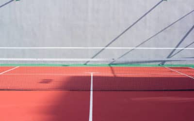 Construction court de tennis à Toulon : Comment garantir la protection contre les intempéries ?