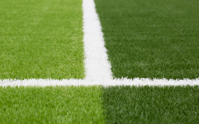 Construction terrain de tennis en gazon synthétique Toulon : Service Tennis intègre-t-il des dispositifs pour la gestion des eaux de pluie sur les terrains ?