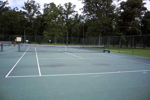 renovation-terrain-de-tennis-en-beton-poreux-lyon