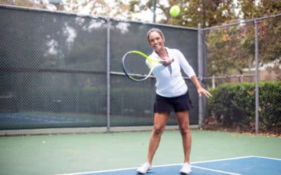 Quels types de surfaces de jeu sont préférables pour un court de tennis durable à Toulon ?