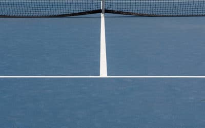 Optimiser la Performance des Courts de Tennis Haut de Gamme à Marseille : L&rsquo;importance Cruciale de l&rsquo;Orientation et du Positionnement