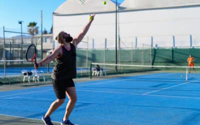 Service Tennis : L&rsquo;Excellence dans la Rénovation de Courts de Tennis en Béton à Toulon