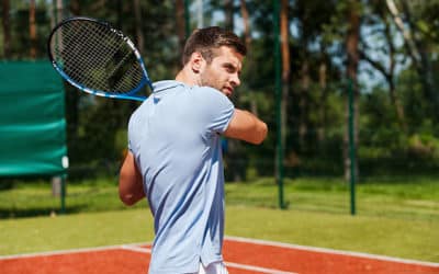 À quel moment Service Tennis recommande-t-il l&rsquo;installation de l&rsquo;éclairage sur un court de tennis à Toulon ?