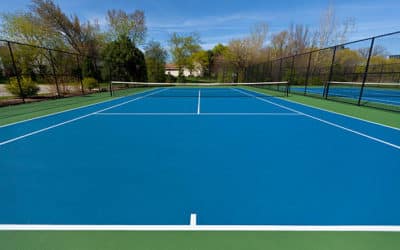 Construction d’un court de tennis a Toulon: Comment la gestion de l&rsquo;éclairage est-elle optimisée pour un court de tennis durable et écologique à Toulon ?