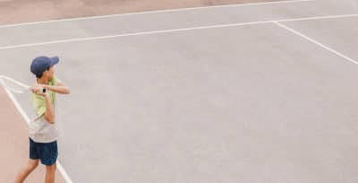 Construction de Courts de Tennis à Toulon : Intégration Harmonieuse dans l&rsquo;Environnement Luxueux