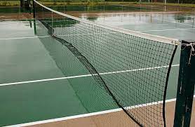 Minimiser les Risques de Dommages Environnementaux lors de la Construction d’un Court de Tennis à Toulon