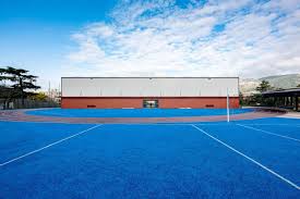 Les Réglementations Essentielles pour la Construction d’un Court de Tennis à Toulon