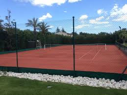 Minimiser les Risques d’Incendie dans la Construction d’un Court de Tennis à Toulon