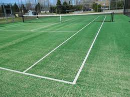 Quels sont les avantages d’avoir un court de tennis par le Constructeur de courts de tennis en gazon synthétique Nice dans les Alpes Maritimes pour les centres de loisirs par rapport à l’herbe naturelle ?