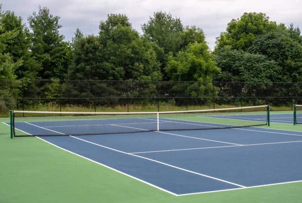 renovation-terrain-de-tennis-en-beton-poreux-lyon