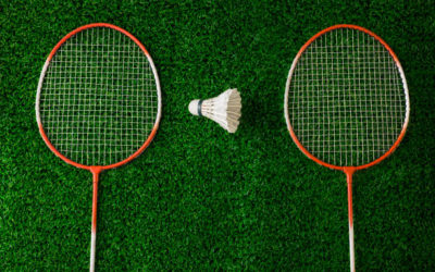 Construction de courts de tennis en gazon synthétique à Nice : Quelle est la politique de responsabilité environnementale d&rsquo;un constructeur de courts de tennis à Nice pour les écoles primaires ?