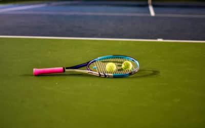 Quelle est la meilleure période de l’année pour commencer la construction de courts de tennis à Toulon pour les universités ?