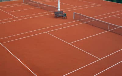 Intégrer des éléments de design paysager dans la construction de courts de tennis à Marseille dans les Bouches-du-Rhône pour les hôtels de luxe