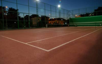 Les réglementations locales pour la construction d’un court de tennis à Nice, Alpes-Maritimes