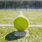 entretien-court-de-tennis-en-gazon-synthetique-ramatuelle