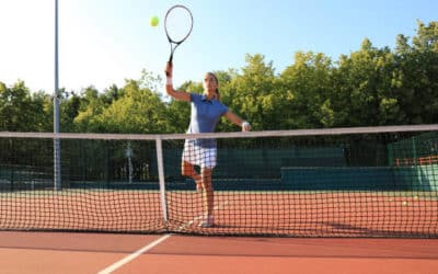 Construction d&rsquo;un court de tennis à Toulon: Choix entre un court de tennis extérieur ou intérieur pour une école primaire