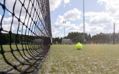 Construction d’un Court de Tennis à Marseille : Encourager la participation des élèves ayant des besoins spécifiques sur le court de tennis