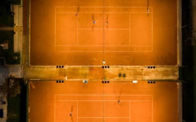 Quel budget est généralement requis pour la construction de courts de tennis à Marseille dans les Bouches-du-Rhône pour les hôtels de luxe?