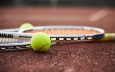 Comment un constructeur de court de tennis à Nice dans les Alpes Maritimes pour les centres communautaires peut-il aider à concevoir un court qui répond aux besoins de différents groupes d’âge et niveaux de compétence ?