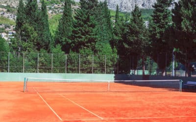 Construction court de tennis à Marseille : Défis dans les zones montagneuses