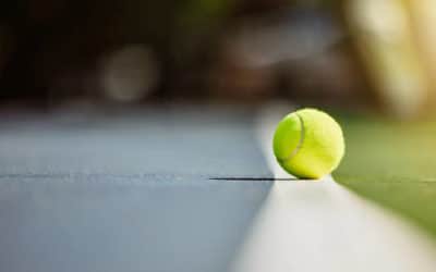Optimiser l’Expérience Sportive des Résidents des Centres de Retraite à Nice avec un Court de Tennis de Qualité