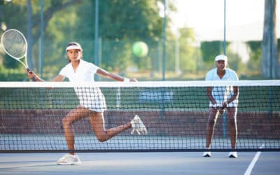Quelle durée de garantie est offerte par Service Tennis pour ses constructions de court de tennis à Toulon?